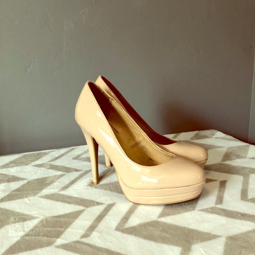 LC Lauren Conrad Nude Pump Heels